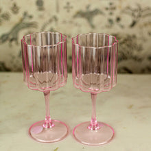 Load image into Gallery viewer, Fazeek Wave Pink Wine Glasses