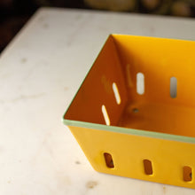 Load image into Gallery viewer, Enamel Berry Box