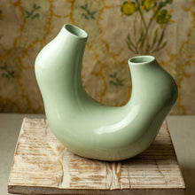 Load image into Gallery viewer, Felice Vase