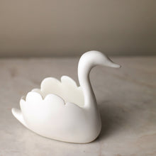 Load image into Gallery viewer, Tina Frey Swan Vessel, Large