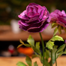 Load image into Gallery viewer, Tommy Mitchell Ranunculus Sculpture in Pot