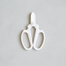 Load image into Gallery viewer, Japanese Floral Clippers