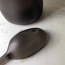 Load image into Gallery viewer, Tina Frey Cuadrado Lidded Ice Bucket + Scoop