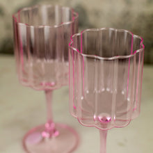 Load image into Gallery viewer, Fazeek Wave Pink Wine Glasses
