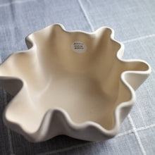 Load image into Gallery viewer, Dumae Medium Veda Catchall
