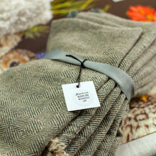 Load image into Gallery viewer, Charvet Napkins, Tribu Gris, set/6
