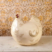 Load image into Gallery viewer, Les Ceramiques de Lussan Hen
