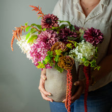 Load image into Gallery viewer, Designer&#39;s Choice MARKET FLORAL
