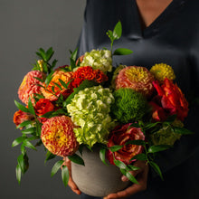 Load image into Gallery viewer, Designer&#39;s Choice MARKET FLORAL
